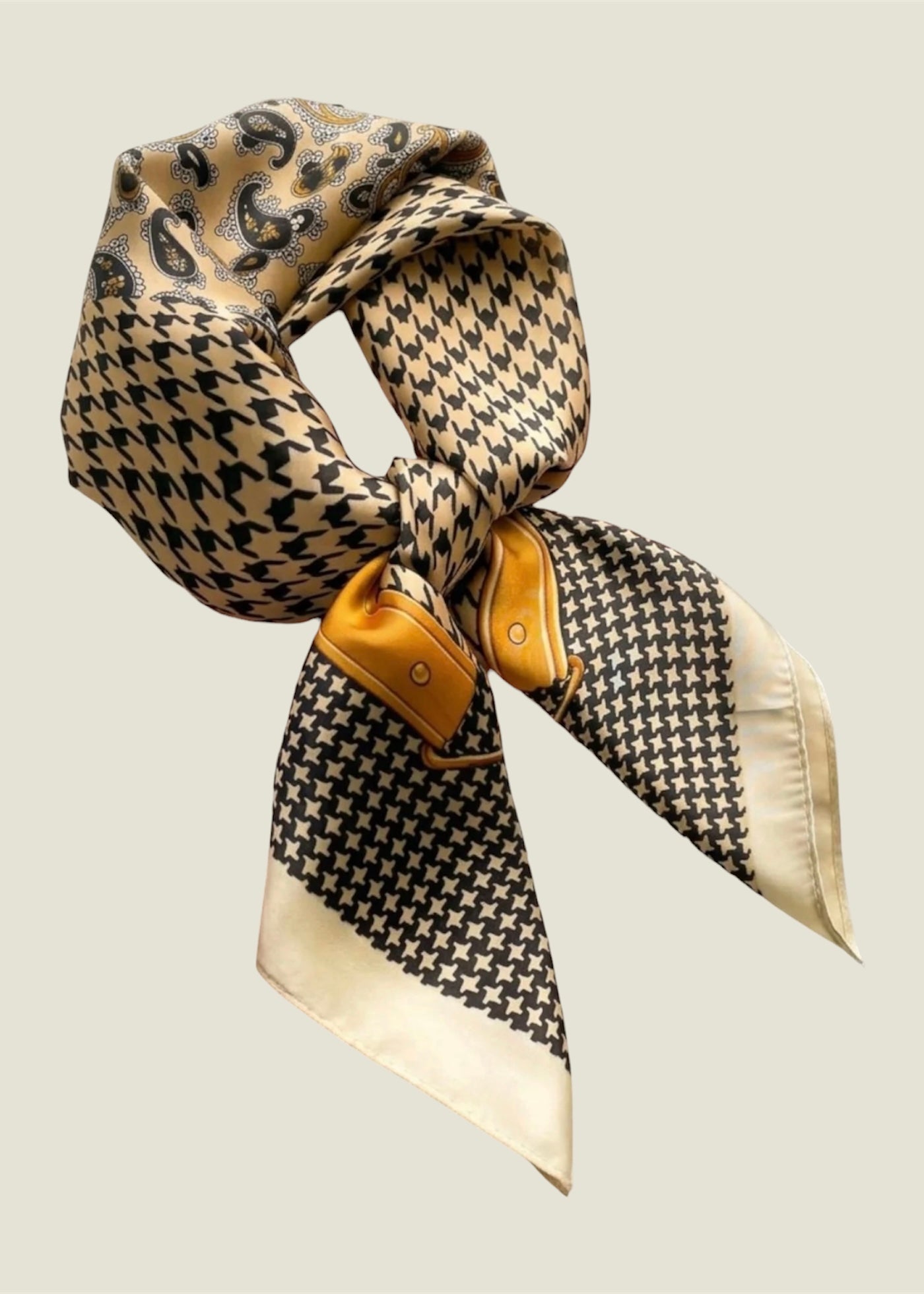 Lena Köpingsvagen scarf Rückenansicht in Beige – Stockholm Fashion | Vera Stockholm