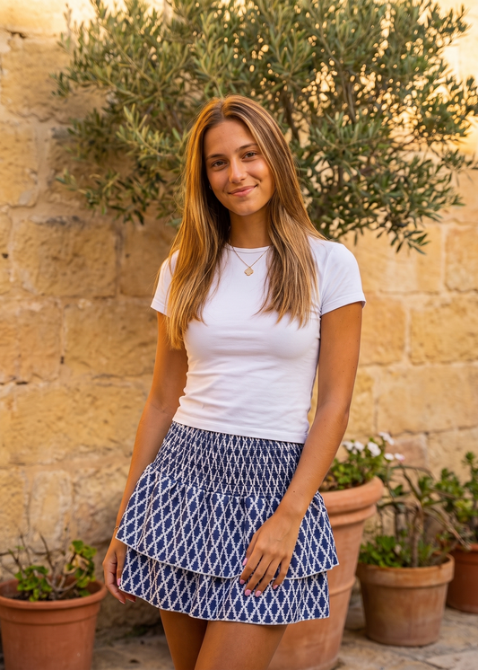 Ellen Key Skirt – Rock Damen in Blau mit Rautenmuster am Model | Vera Stockholm