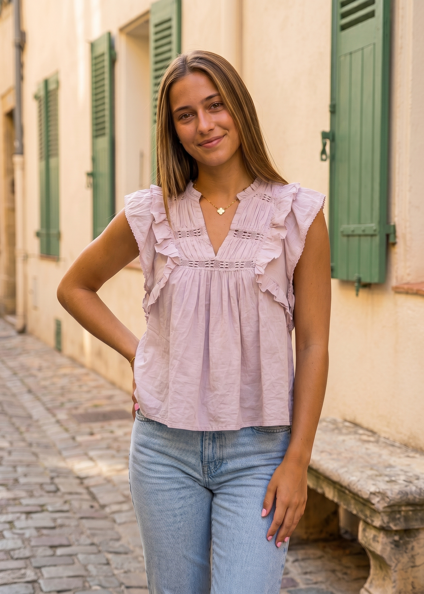 Linnéa Kiruna Bluse Rosa – Vorderansicht am Model