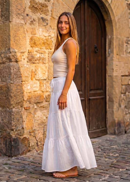 Elin Österlen Skirt Seitenansicht in Weiß – Scandi Style | Vera Stockholm